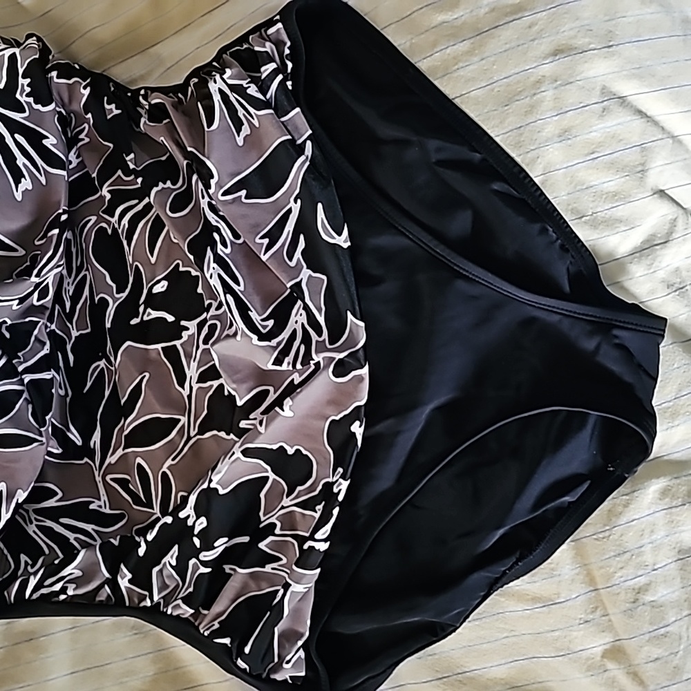 Aqua Green Black and brown swimsuit Size XL - Picture 4 of 16